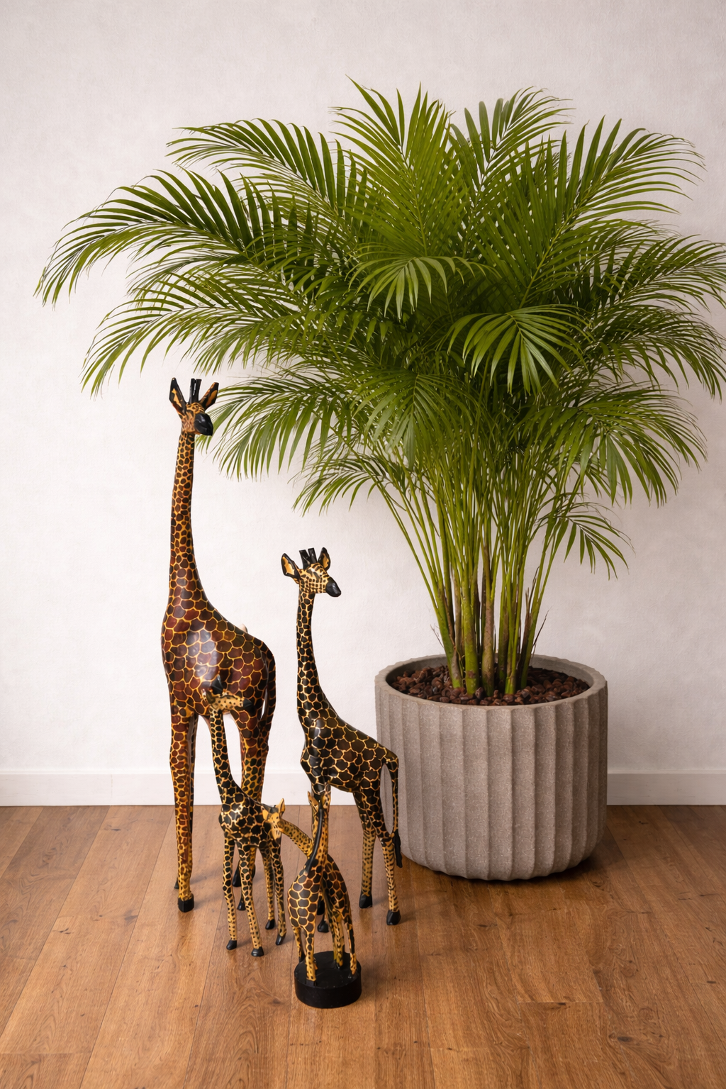 Elegant Giraffe Decor